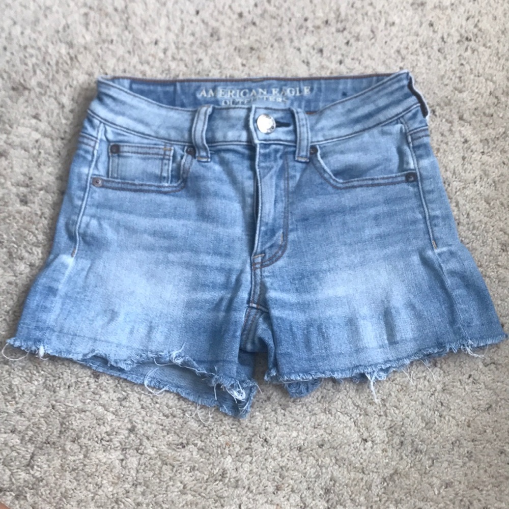 American eagle light wash jean shorts